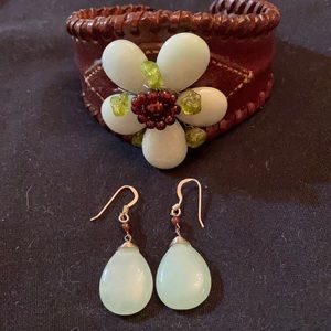Leather cuff bracelet with Chalcedony and matching earrings